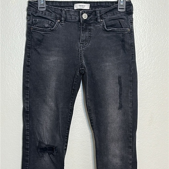 Forever 21 Black Skinny Jeans Distressed Tapered Style - Picture 2 of 4